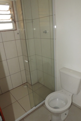 Apto 2 quartos, banheiro, sala, cozinha, lavanderia e garagem coberta - Foto 8