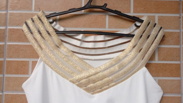 Vestido Chic: branco com dourado - Foto 2