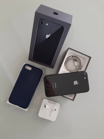 IPhone 8 64GB Cinza com Nota Fiscal - Foto 2