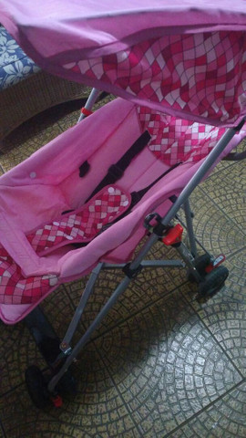 Carrinho tá como novo usou pouco - Foto 2