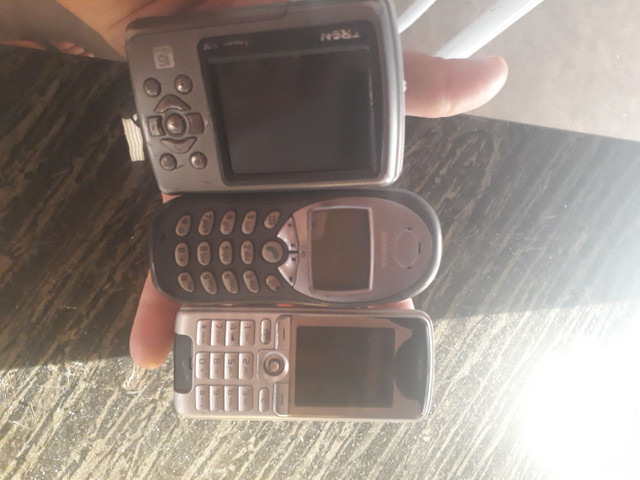 Vendo 2 celular uma máquina fotográfica e um perfume 150 tudo - Foto 4