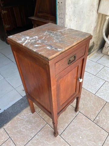 Mesa de Cabeceira em Peroba do Campo com Tampo em Mármore