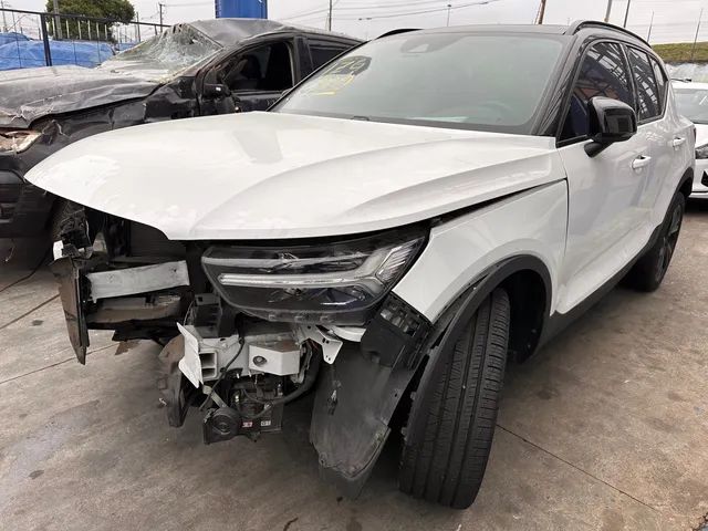 SUCATA VOLVO XC40 T5 R-DESIGN 2.0 252cv AWD - Foto 5