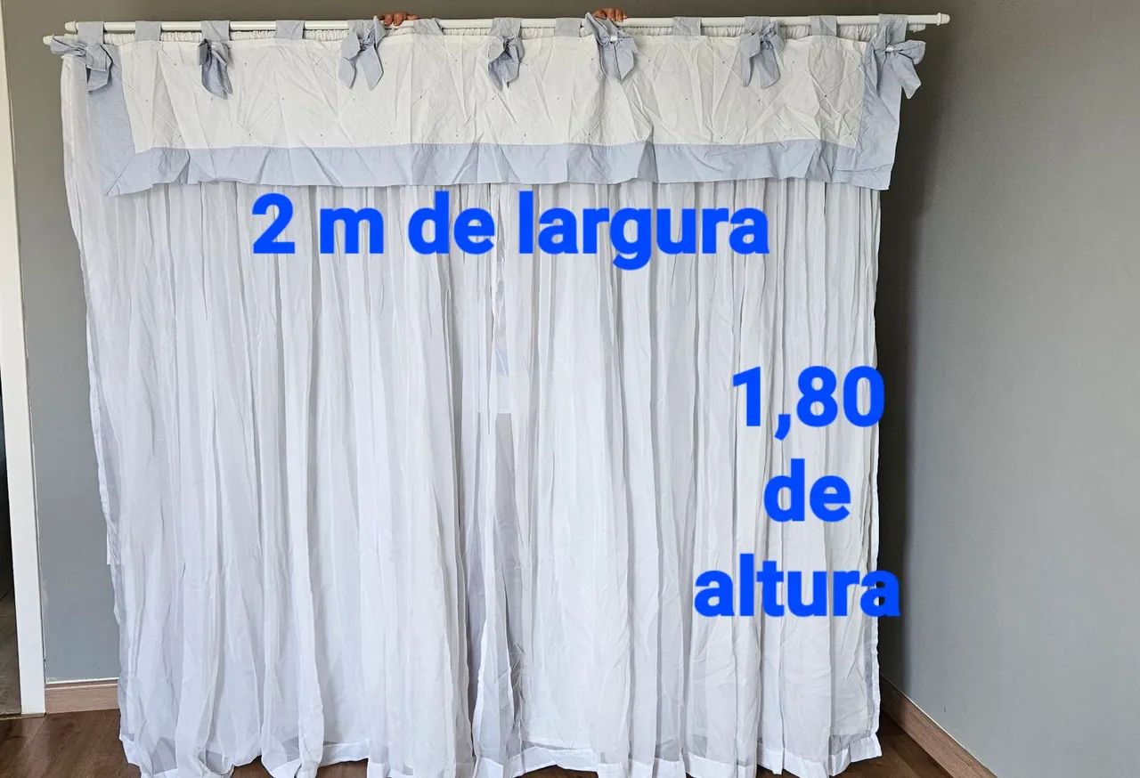 Cortinas de Voil com forro e bando. 
