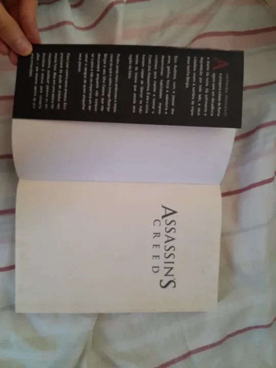 Livro Assassin's Creed Irmandade - Foto 3