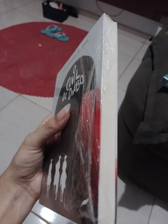 Livro "O covil do diabo"  - Foto 3