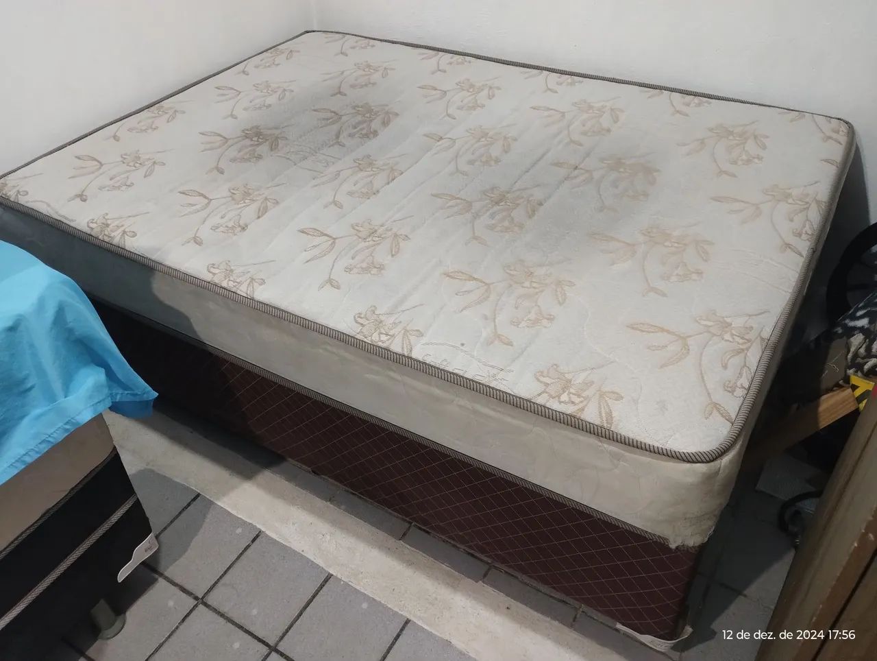 Cama Box de Casal em ótimo estado