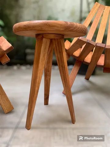 Mesa de apoio/centro em madeira maciça. Linda! 