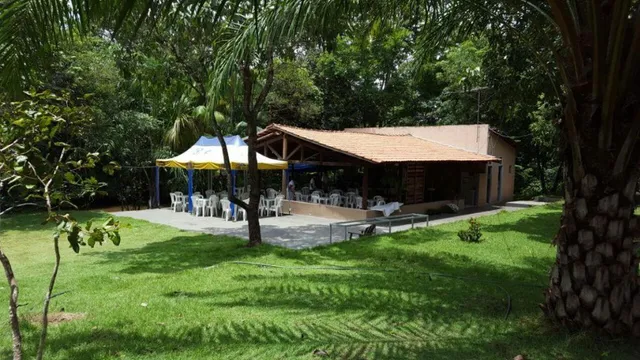 Vendo Chácara na beira do córrego Taquarussú, próximo do Campus da Universidade Católica.