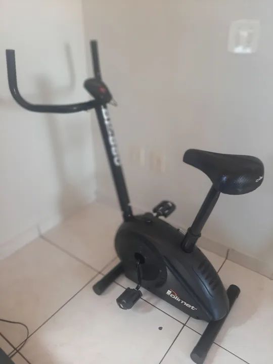 Bicicleta ergométrica, possui ajuste de carga e regulagem. - Foto 4