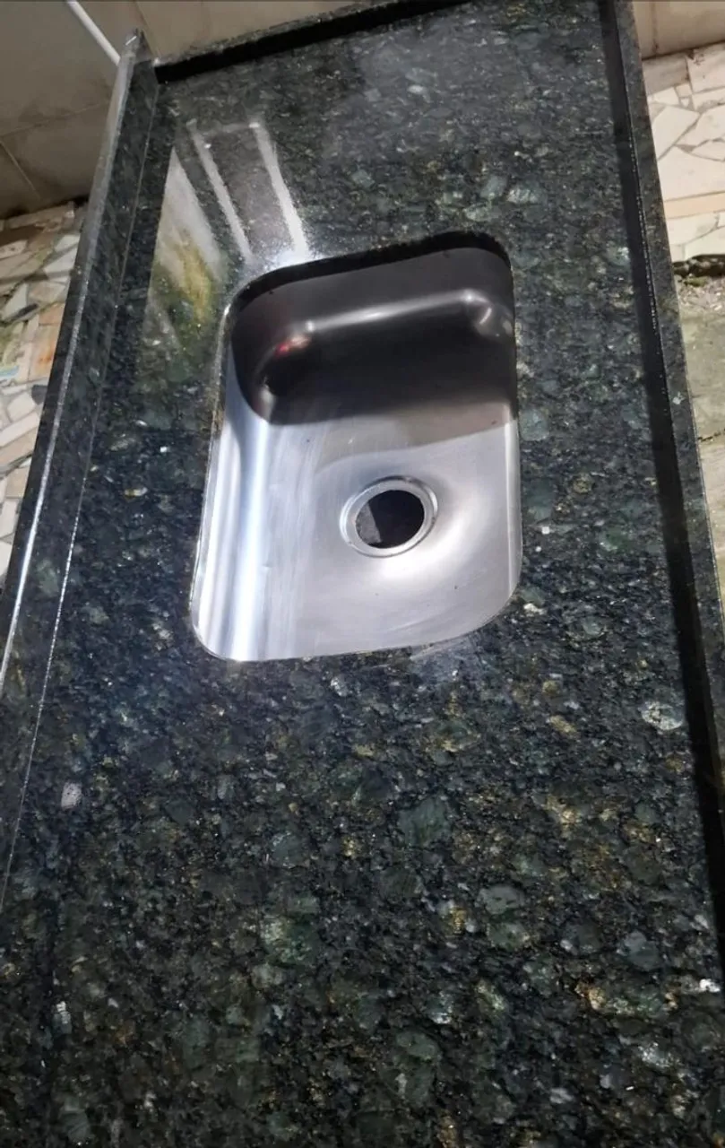 Cuba de inox com pedra de granito verde