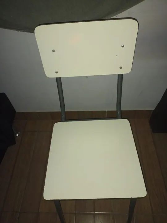 Cadeira Escolar em Metal e Madeira - Foto 2