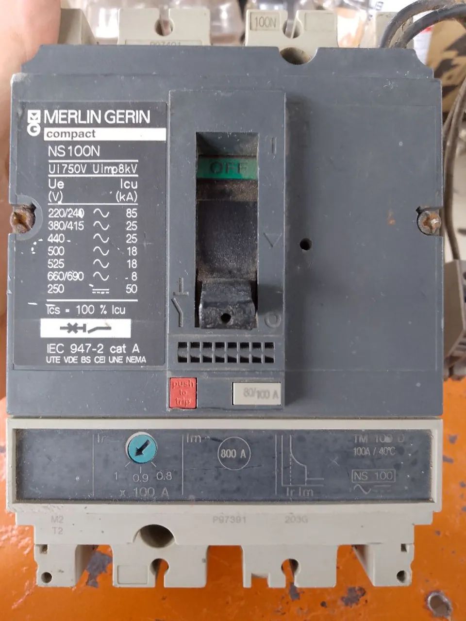 Disjuntor tripolar 100A