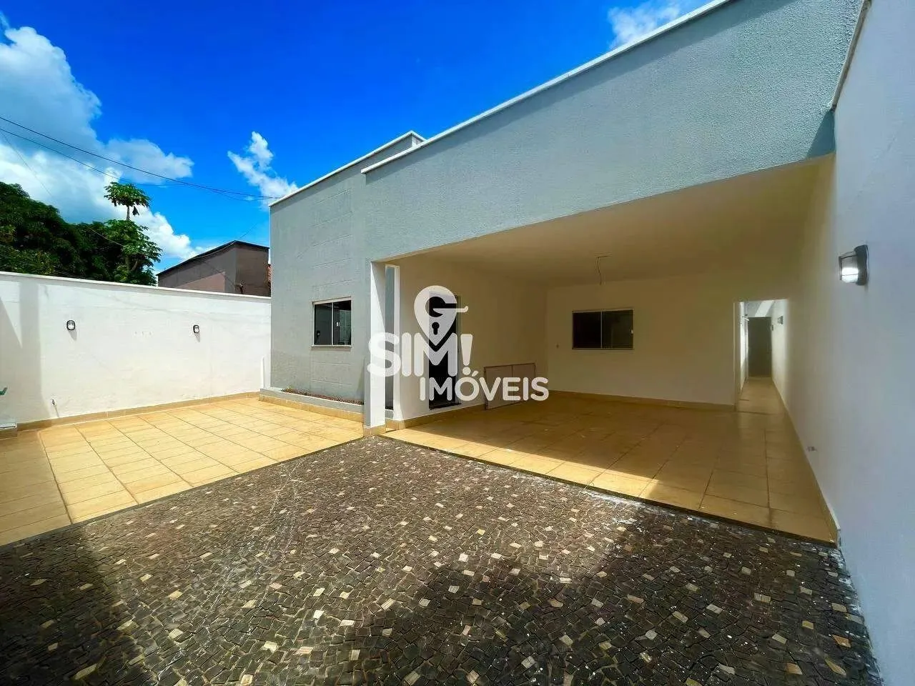 CASA NA 404 NORTE COM 3 SUÍTES