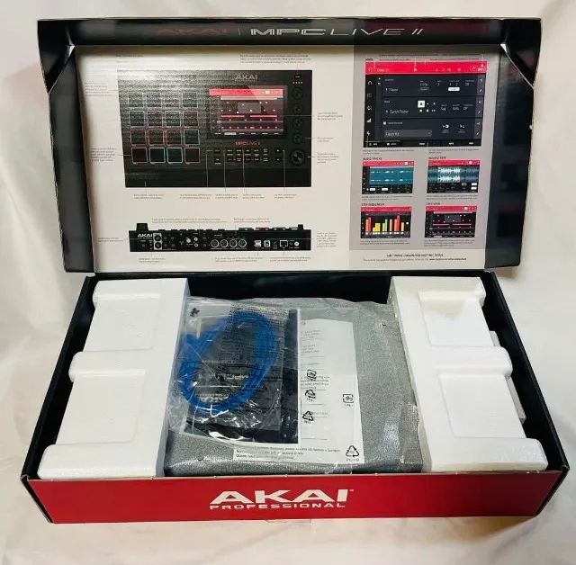 AKAI MPC Live 2 II como nova, com pelicula ainda - Instrumentos