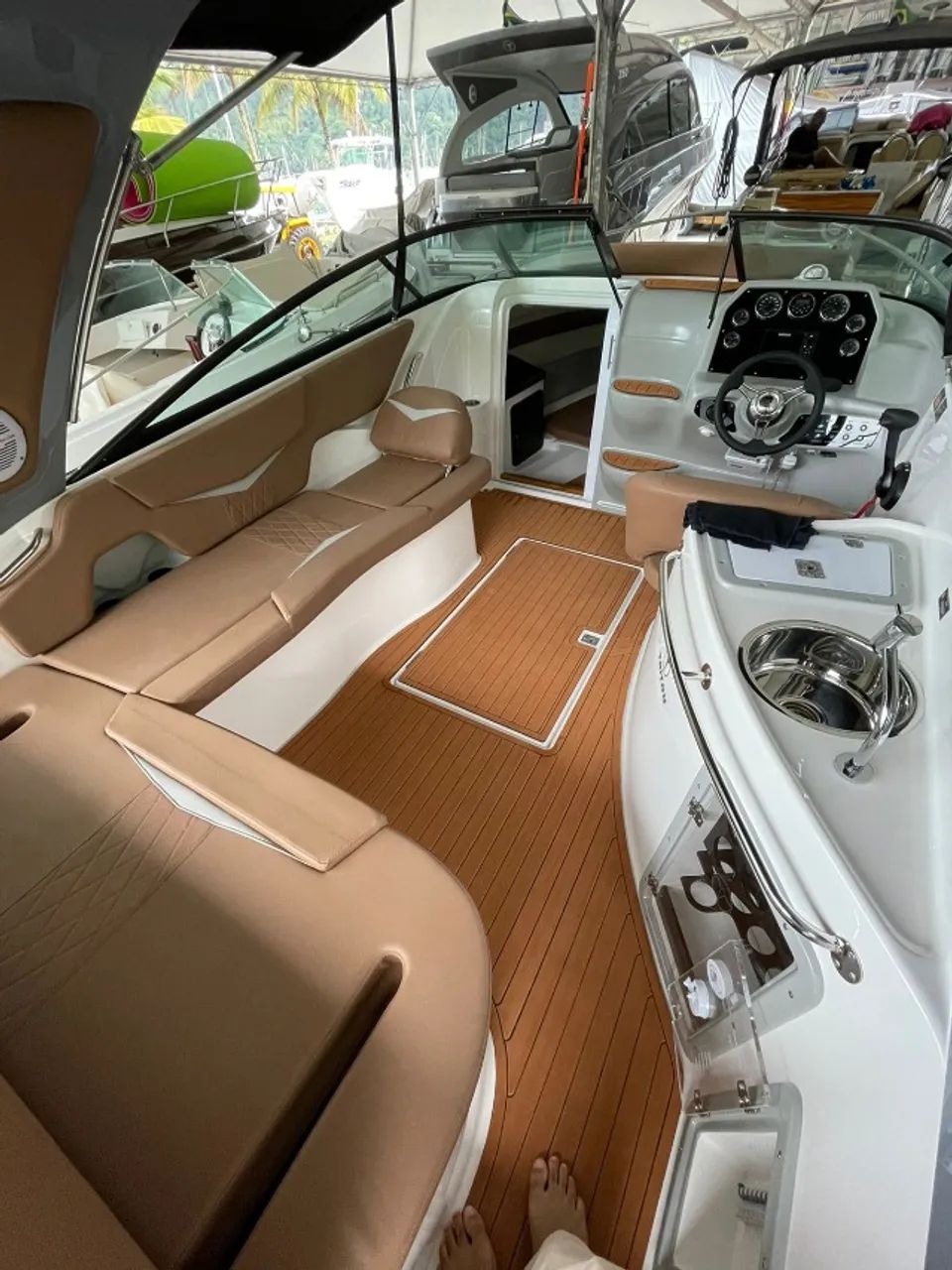 Lancha Triton 250 Cabinada - Cota Náutica Boatlux  - Foto 4