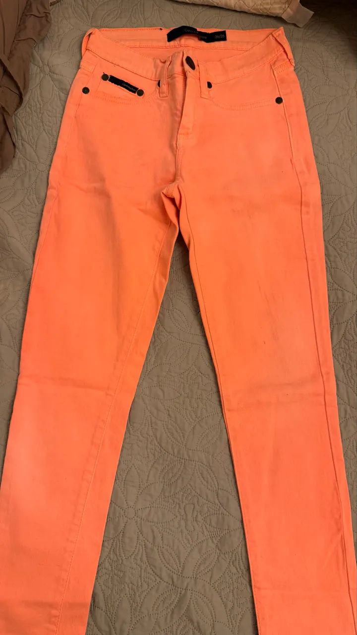 Calça jeans Calvin Klein feminina - Foto 2
