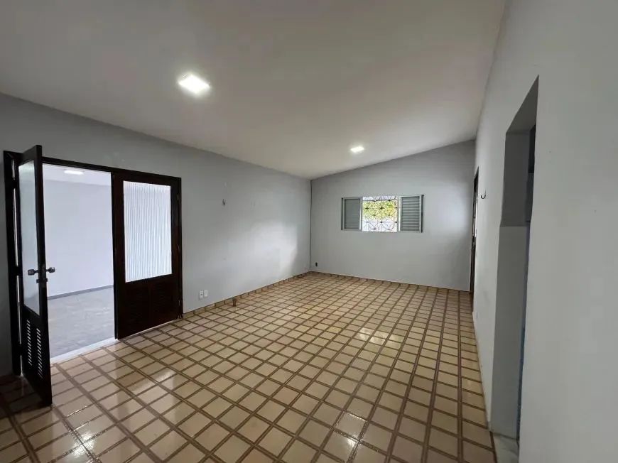 BS - Casa a venda em Plataforma 