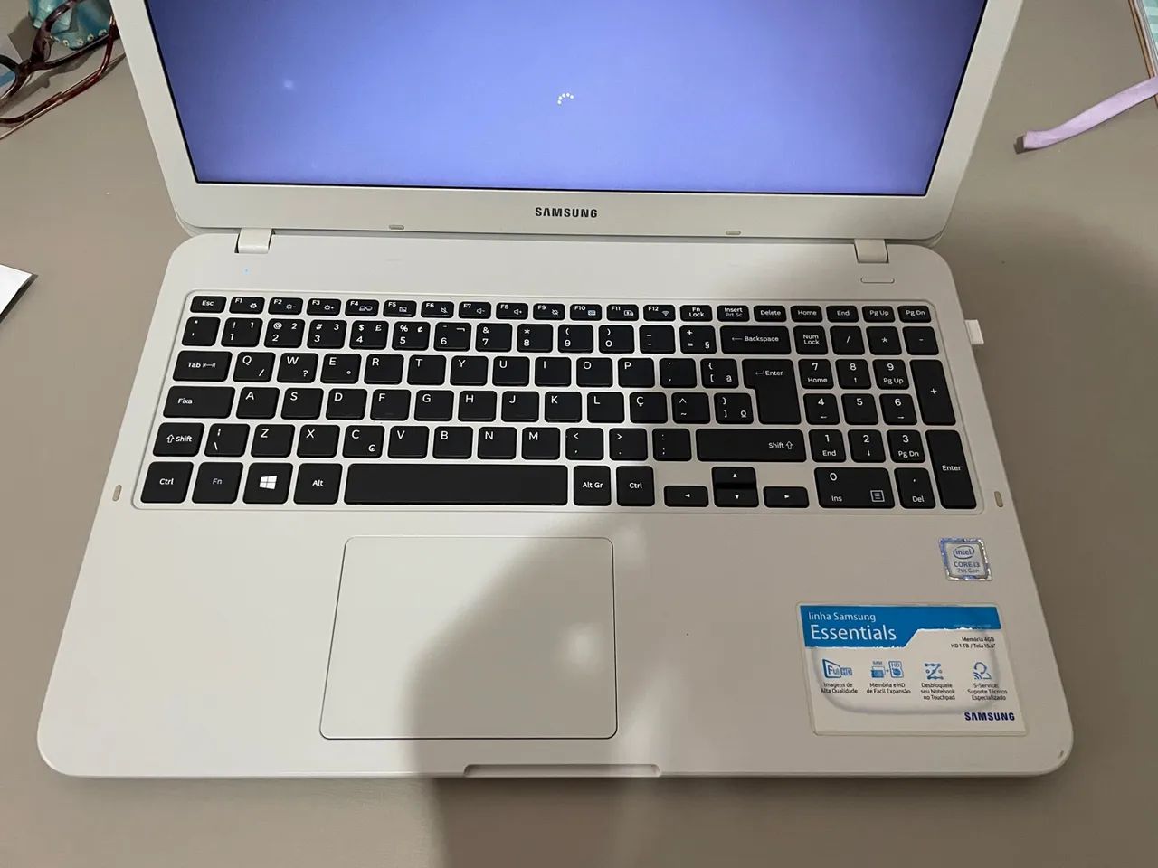 NOTEBOOK ESSENTIALS E30  - Foto 3