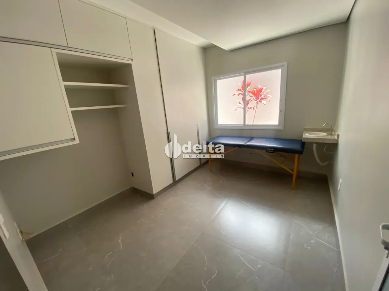 Sala disponível para locação no bairro Umuarama em Uberlândia-MG