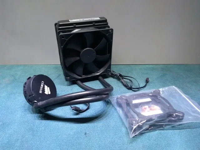 Hydro Cooling Corsair Cw-9060010-ww H55 Radiador De 120mm Usado