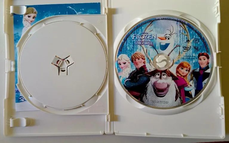 Kit 02 Dvds Ratatouille e Frozen Dvd e Blu-Ray  - Foto 5