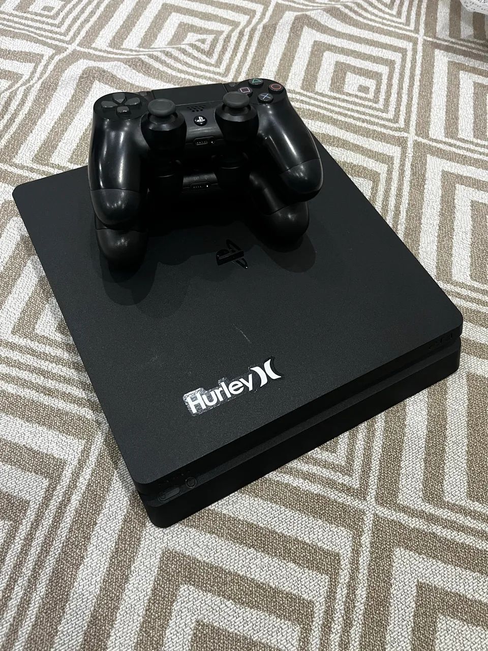 Sony playstation 4 slim