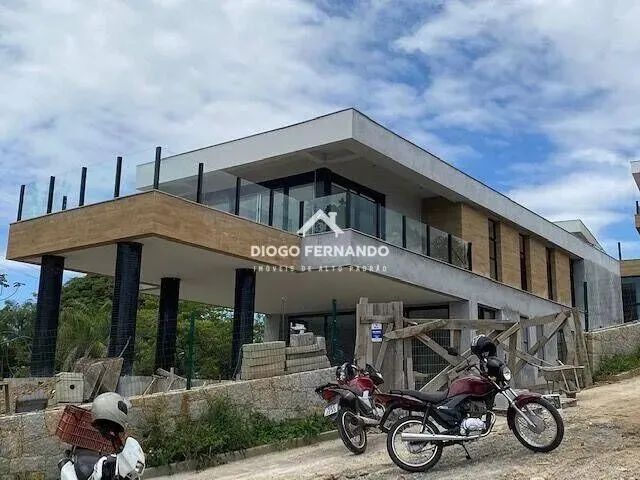 Casa Alto Padrão em Condomínio de Luxo em Garopaba
