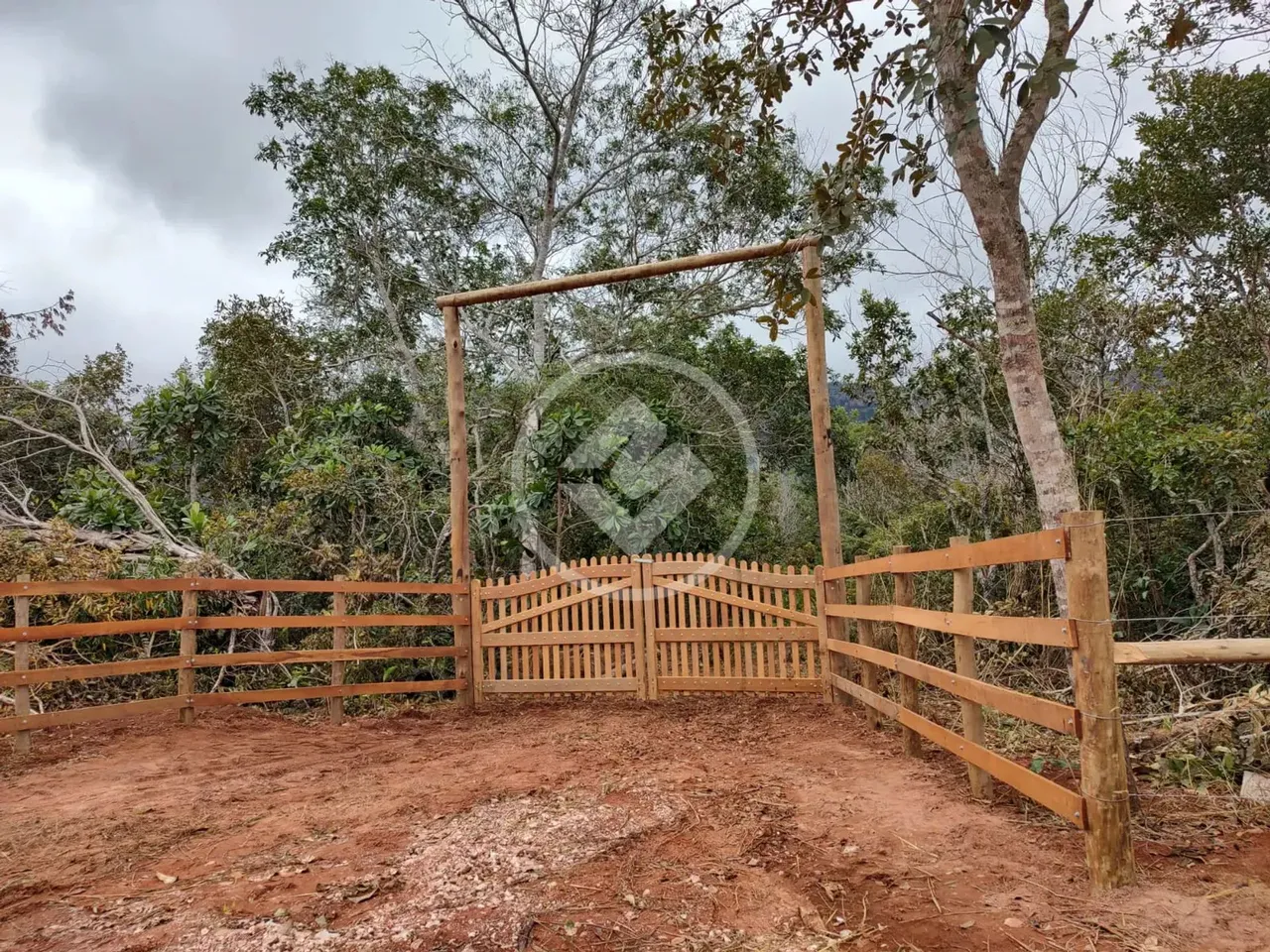 Chácara de 6 hectares, situada no condomínio ECOVILLE, estrada no Manso codigo: 101522