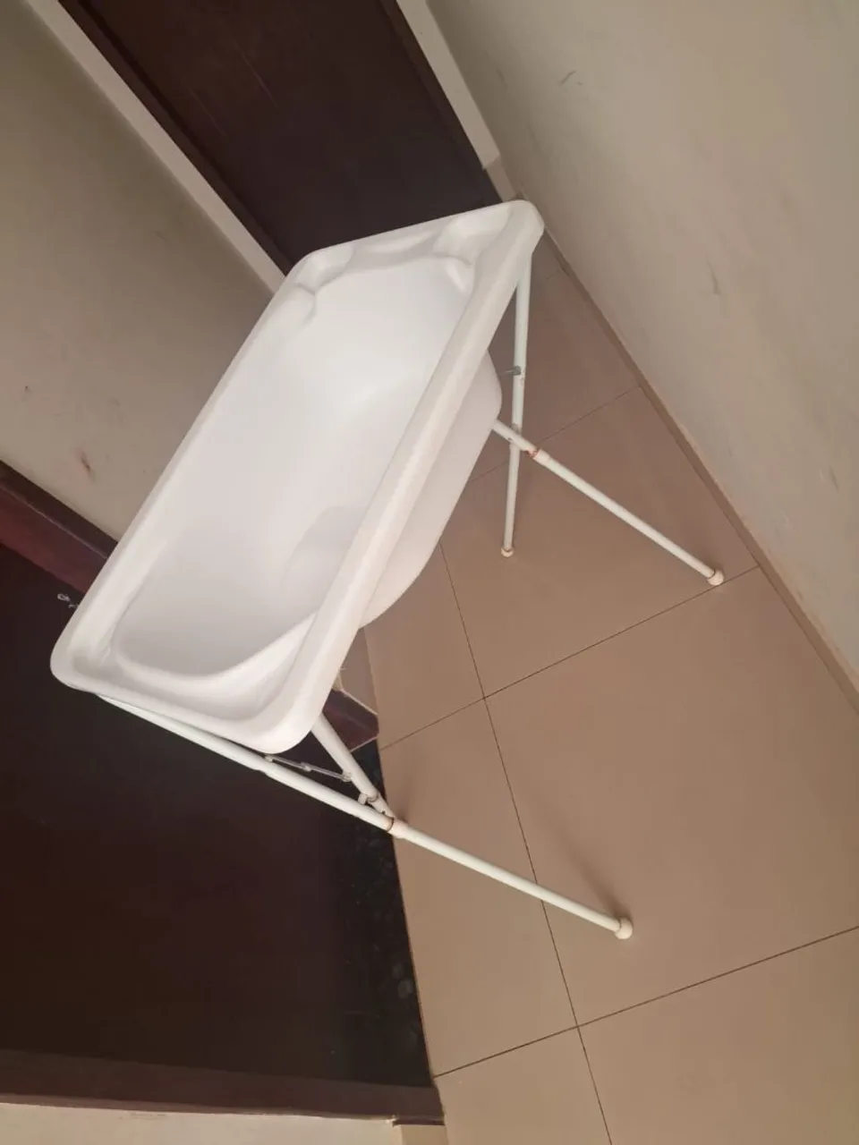 Banheira para bebê com suporte