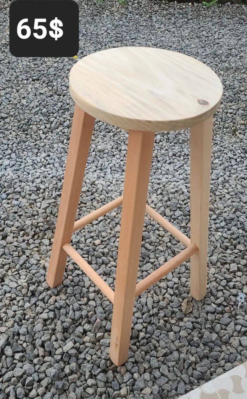Conjunto Mesa Quadrada com 4 Banquetas de Madeira - Foto 4