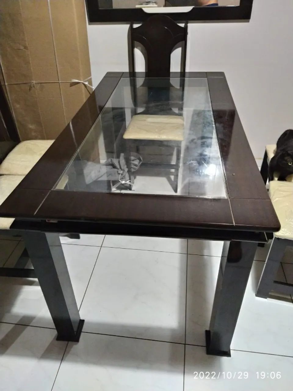 Mesa e Conjunto de 6 cadeiras para mesa de jantar