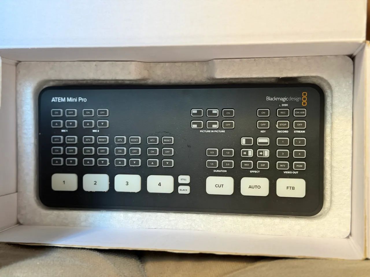 Atem Mini Pro by BlackMagic - Dispositivos de Streaming