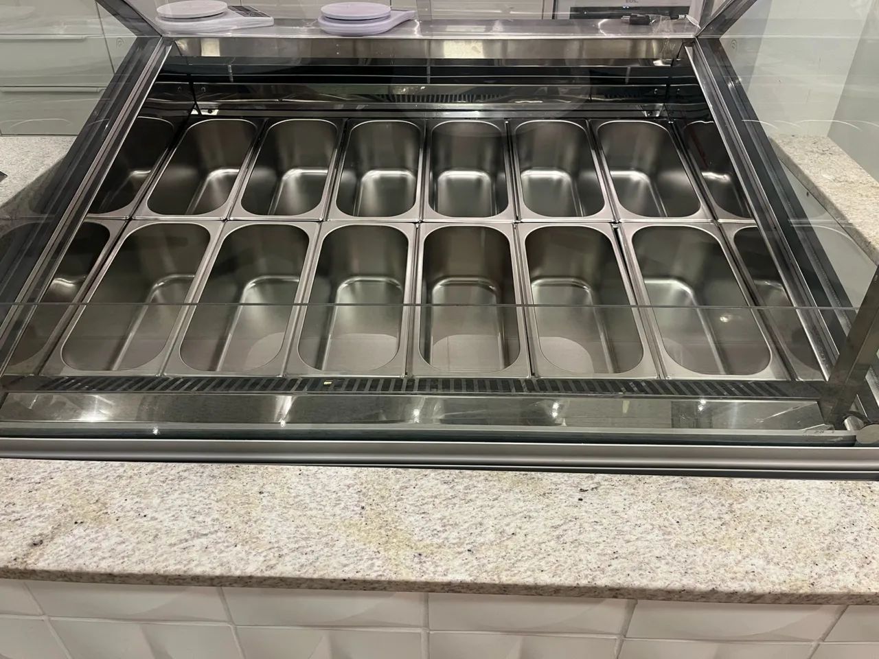 Expositor de gelato GELOPAR + 12 cubas inox - Foto 5