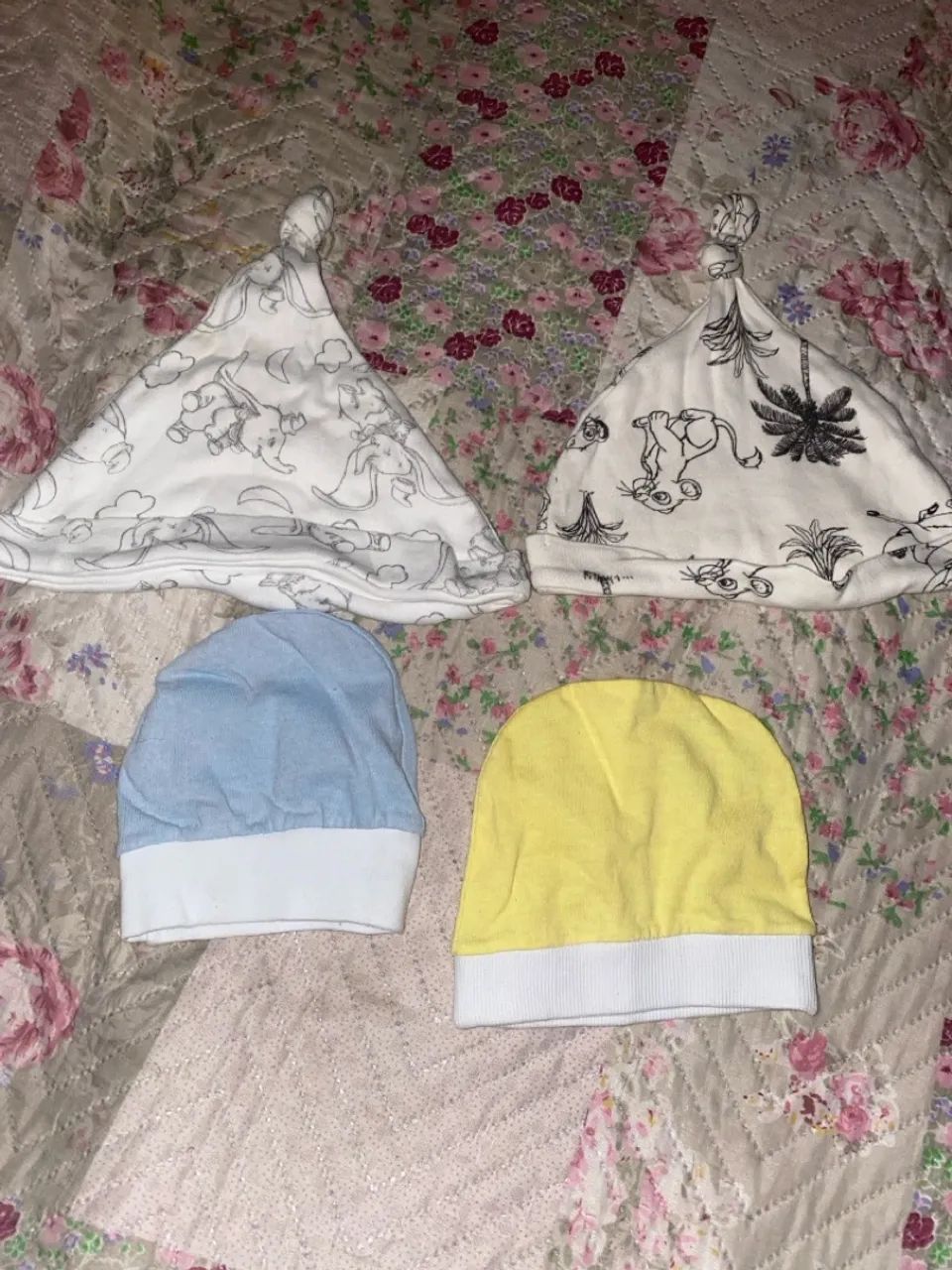 4 Gorros de Bebê