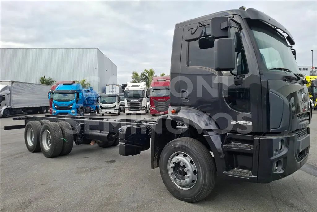 FORD CARGO 2429 2012/2013 - Foto 2