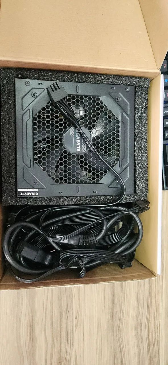 Fonte modular GIGABYTE 750  - Foto 2