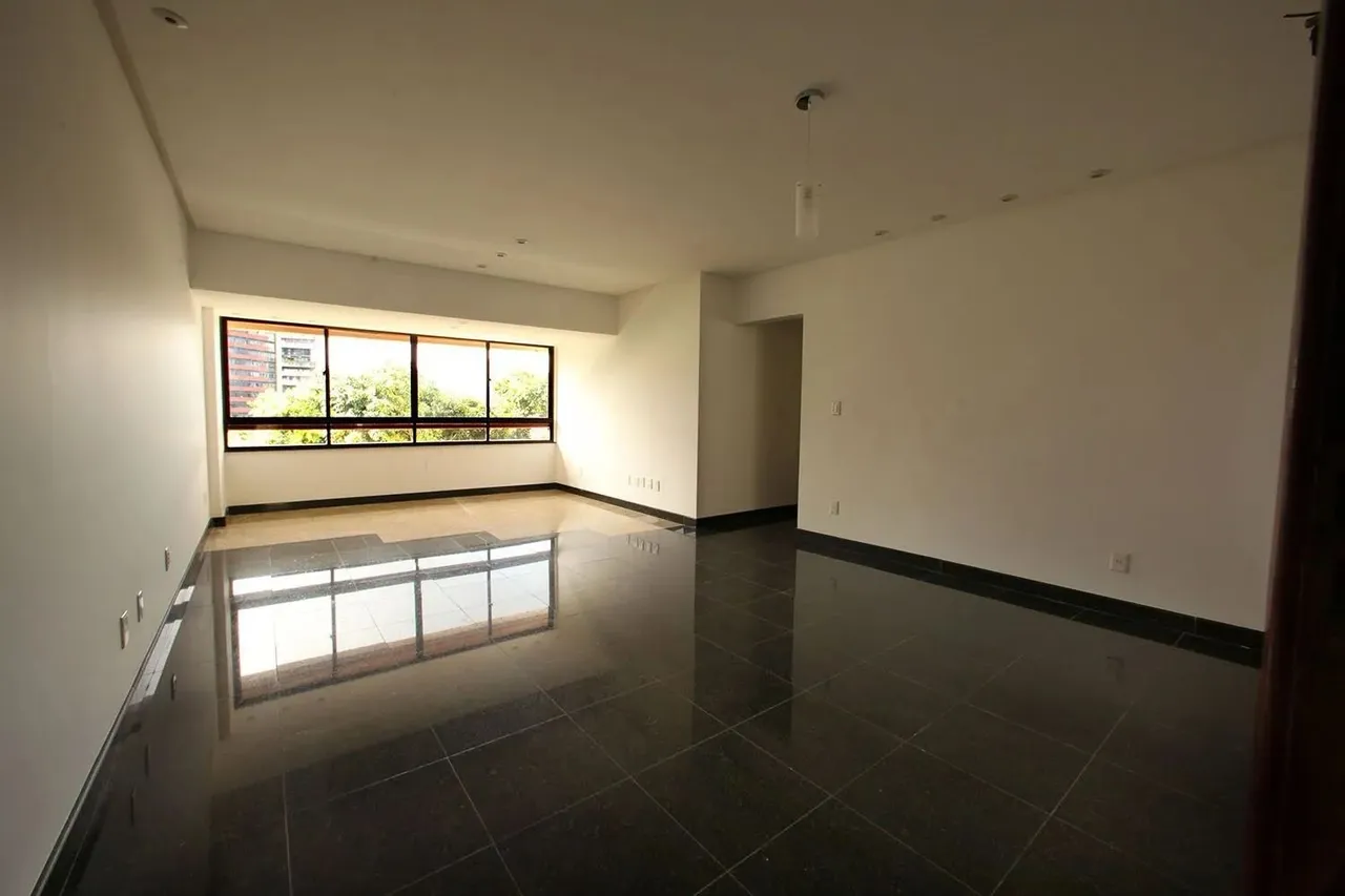 Apartamento à Venda no Itaigara Edifício Ilha Dourada 128m² | 3 Quartos | 2 Vagas | OPOR