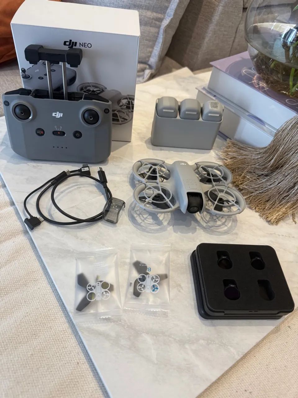 DJI Neo Drone -Semi Novo com a caixa!