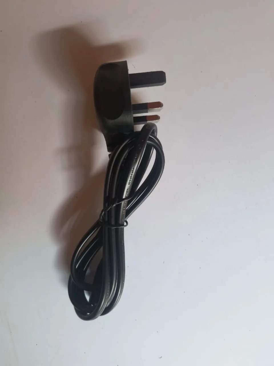 Cabo com plug padrão UK Reino Unido para rádio, barbeadores e outros aparelhos 3A 260v