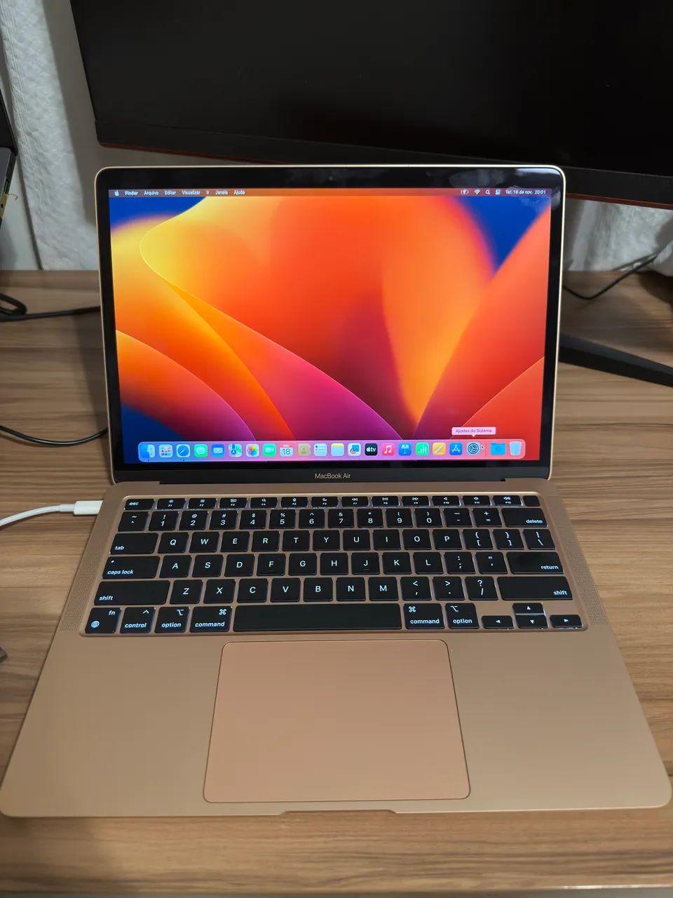 MacBook Air 13インチ 2020 M1 フルカスタム 管理3344 Apple Macbook Air 13” MGND3BZ/A M1 8GB SSD de 256GB Dourado (2020