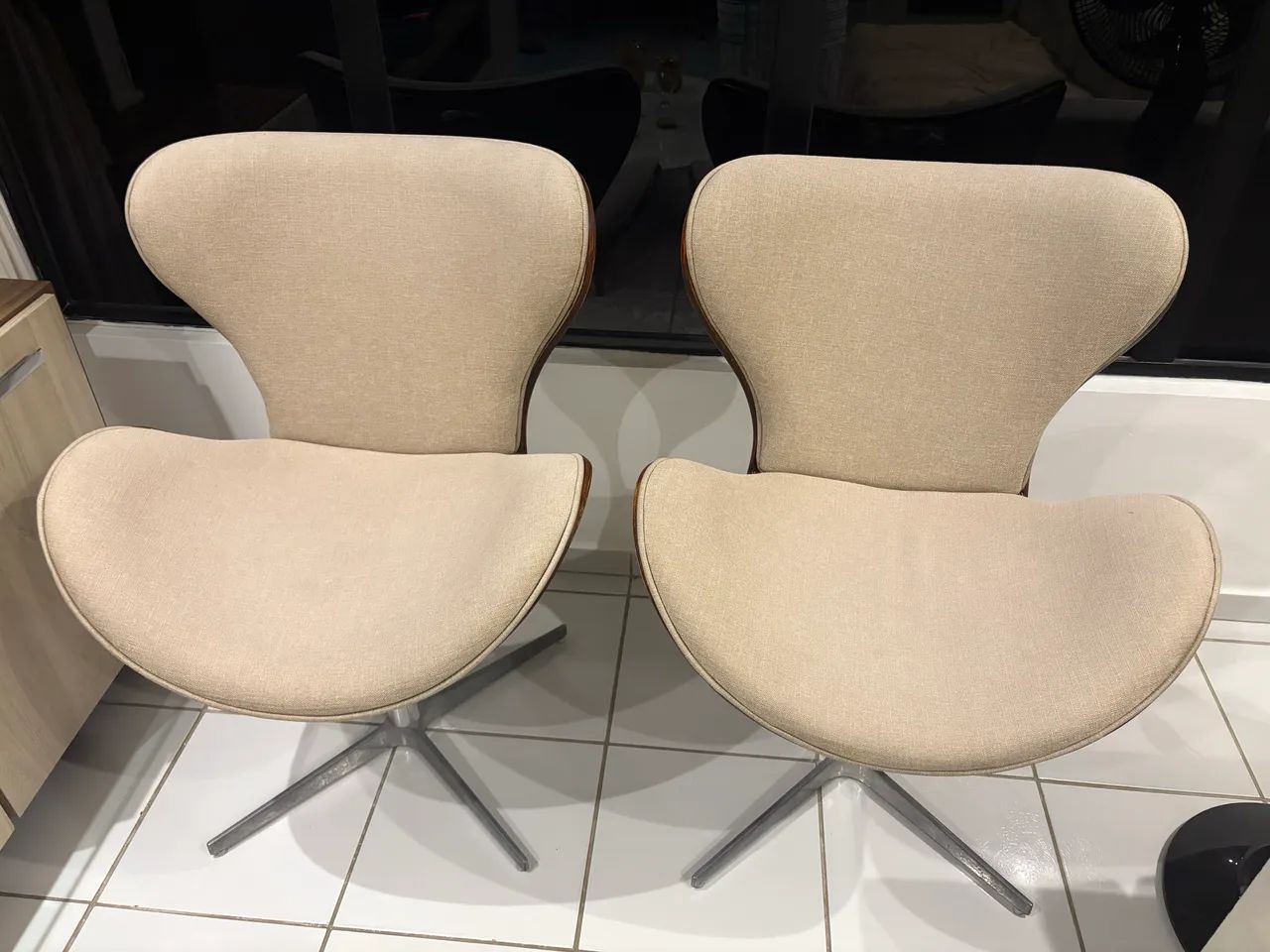 Cadeiras em madeiras e metal - Foto 2