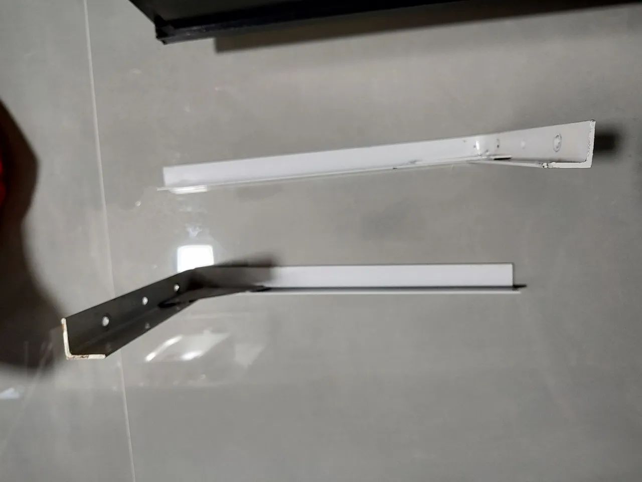 Mão francesa 40x26,  4 parafusos com bucha  - Foto 2