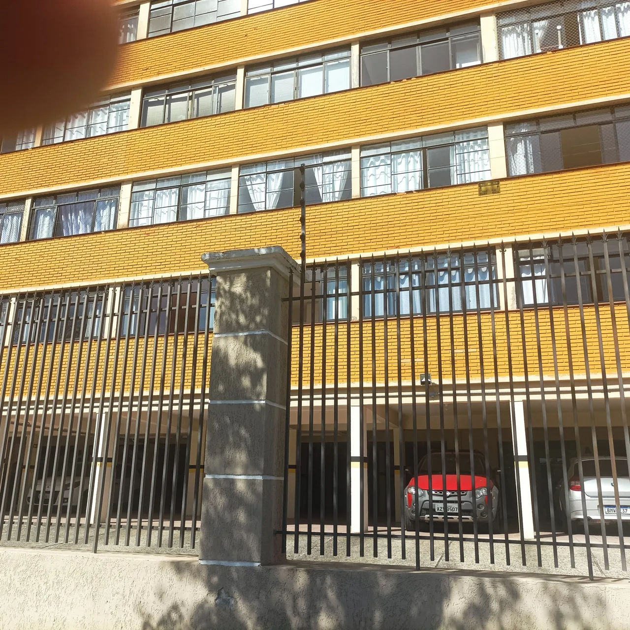 Belo apartamento Cristo rei, 3 dormts. 2.200 mês.