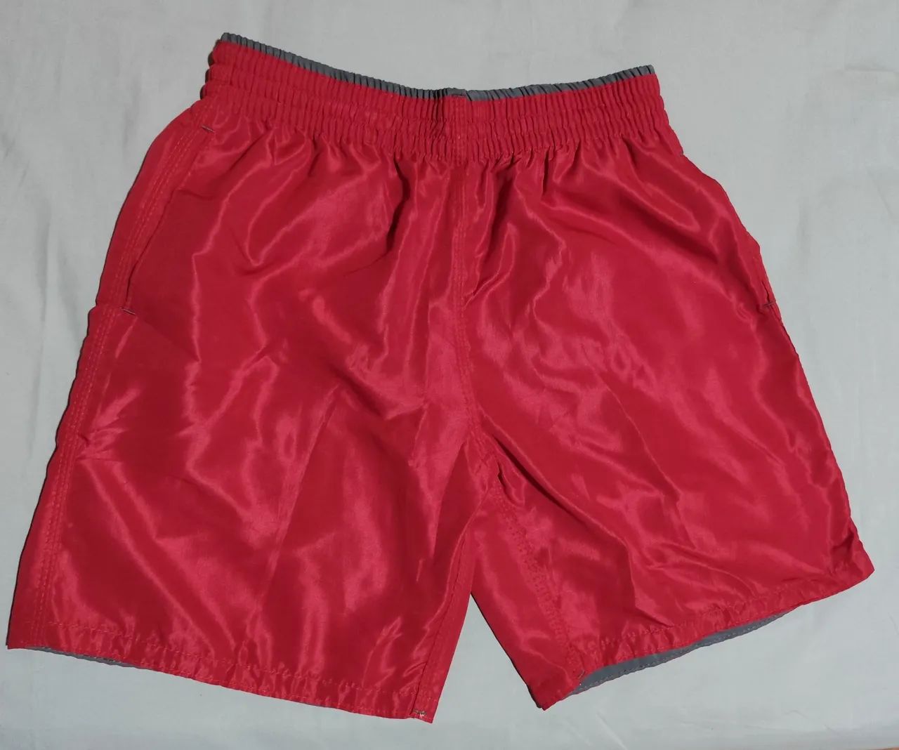 Shorts vermelho tactel tamanho M