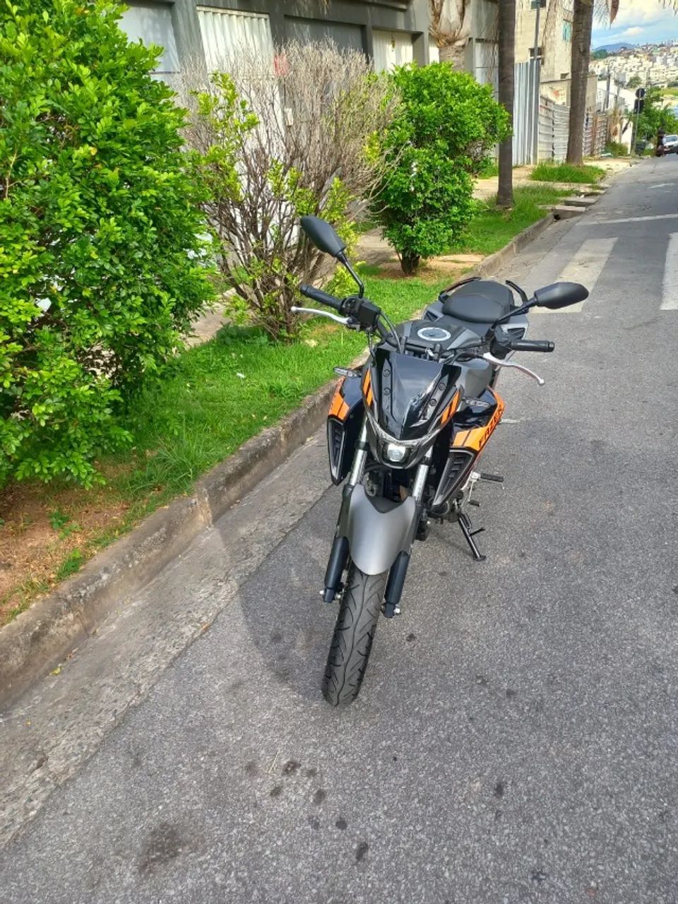 Moto praticamente nova