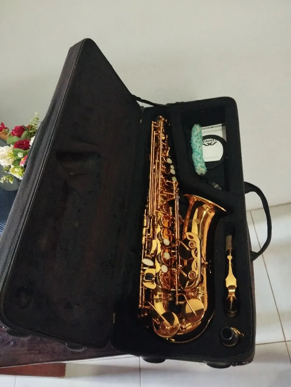 Saxofone Alto Winner em perfeito estado