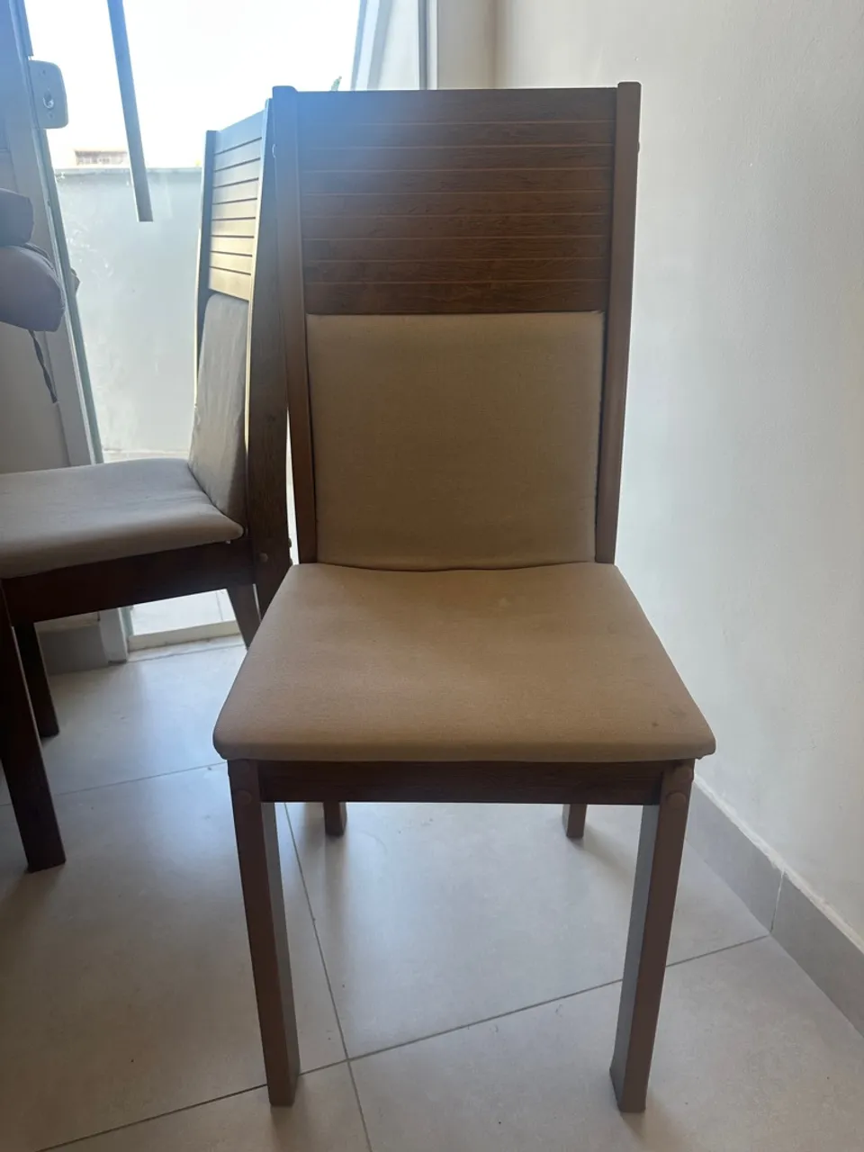 Cadeira de Jantar em Mdf e Estofado