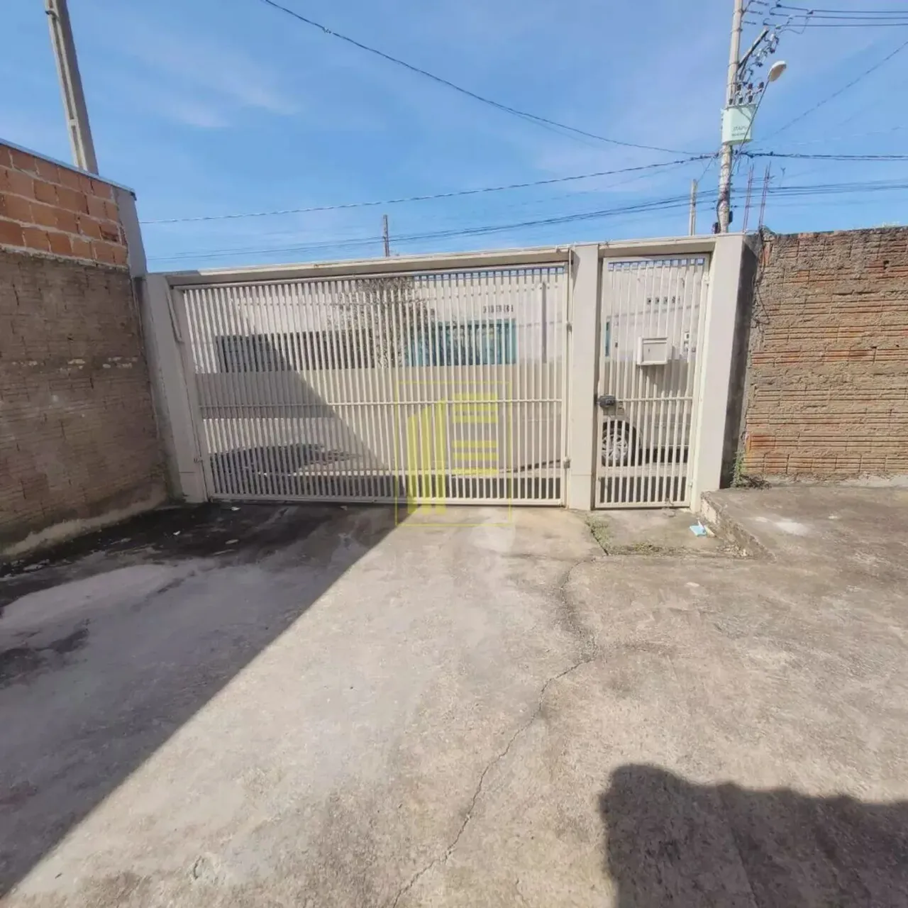 Casa para alugar no Fraternidade com 02 quartos e garagem em São José do Rio Preto - SP