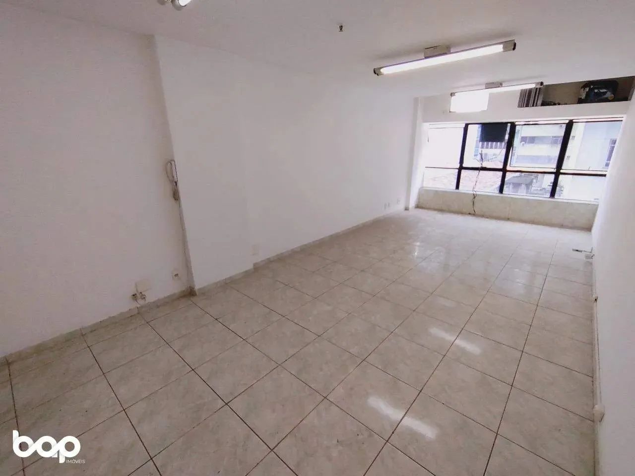 Aluguel no Coração do Rio! Sala 35m² na Rua da Quitanda  Pronta para o seu Negócio - Foto 2